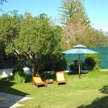 Guestready - Peaceful W/ Parking בית הארחה 3*