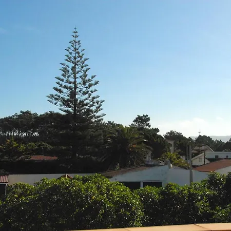 Hébergement de vacances Joivy 3-br With Terrace And Garden In Colares