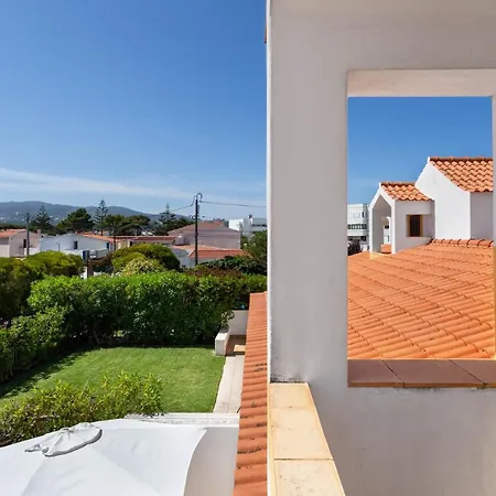 Joivy 3-br With Terrace And Garden In Colares Hébergement de vacances *