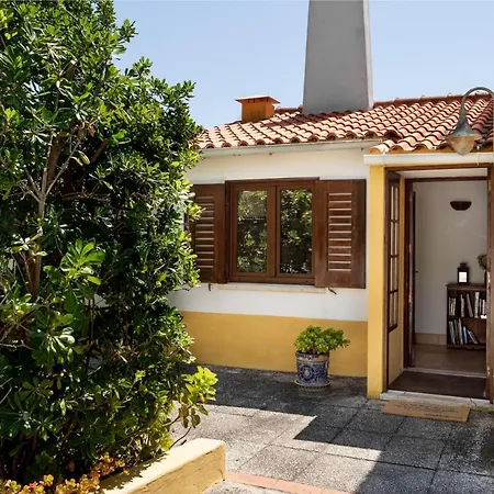 Hébergement de vacances Joivy 3-br With Terrace And Garden In Colares Sintra