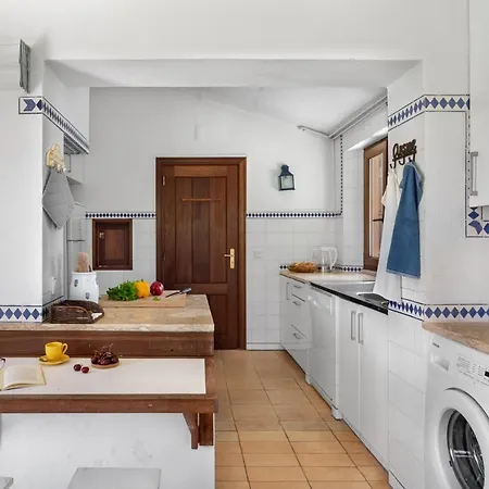 Hébergement de vacances Joivy 3-br With Terrace And Garden In Colares *