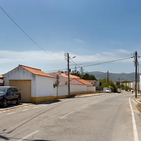 Guestready - Peaceful Beach Villa W/ Parking