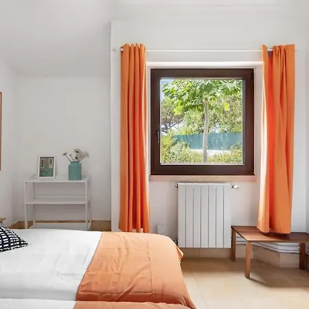 Гостевой дом Guestready - Peaceful Beach Villa W/ Parking 3*