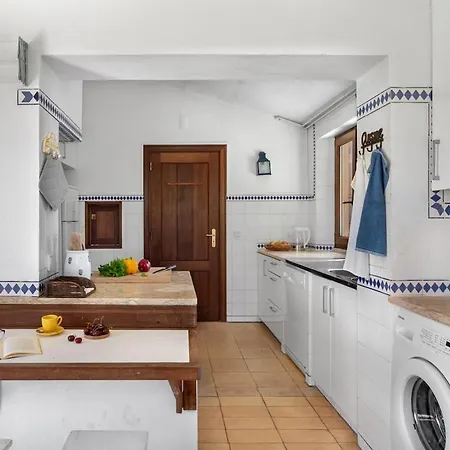 Guestready - Peaceful Beach Villa W/ Parking