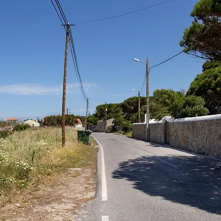 Guestready - Peaceful Beach Villa W/ Parking 3*