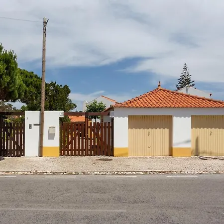 Guestready - Peaceful Beach Villa W/ Parking 3*